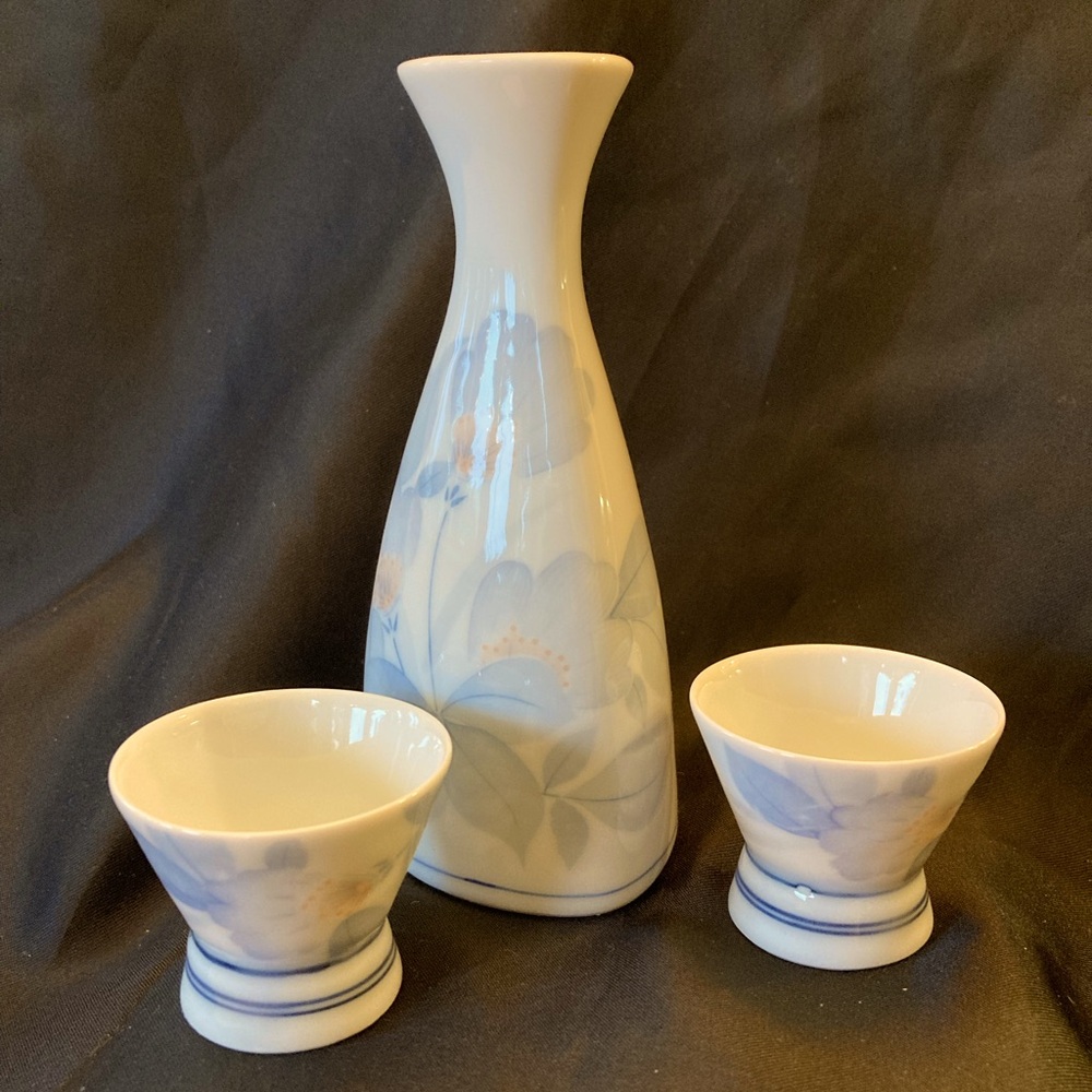 Lovely Flowered Sake Bottle with 2 Cups
